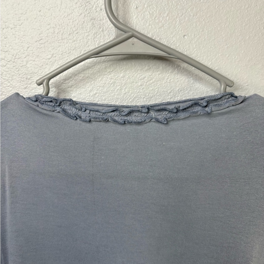 Arianna’s By Howard’s Open Front Ruffled Hem Light Weight - Picture 6 of 8